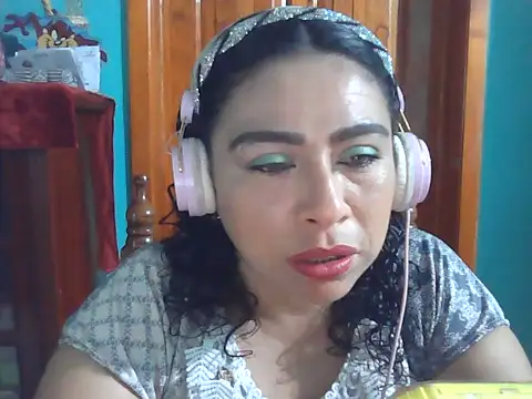 Snapshot of DalilahMx chatting on June 2026 06:16:01 PM DalilahMx online show from June 2026 06:16:01 PM