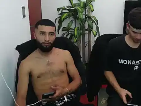  noahdiaz online show from May 2026 09:00:02 PM