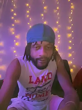 Snapshot of magic_man1085 chatting on February 2026 03:00:02 AM magic man1085 online show from February 2026 03:00:02 AM