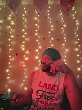 Snapshot of magic_man1085 chatting on February 2026 03:12:01 AM magic man1085 online show from February 2026 03:12:01 AM