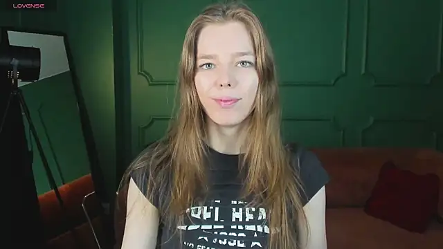 Snapshot of _Tina_Tayllor_ chatting on February 2026 09:37:02 PM Tina Tayllor online show from February 2026 09:37:02 PM