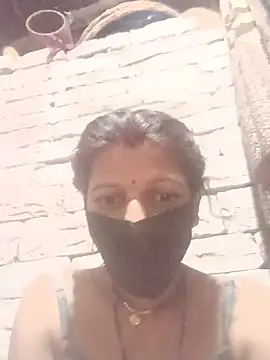 Divya-11431 online show from May 2026 06:37:02 PM