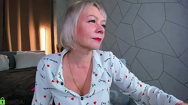 Snapshot of Ann_Annise chatting on February 2026 01:01:02 AM Ann Annise online show from February 2026 01:01:02 AM