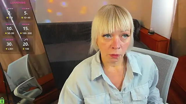 Snapshot of Ann_Annise chatting on June 2026 12:55:01 AM Ann Annise online show from June 2026 12:55:01 AM