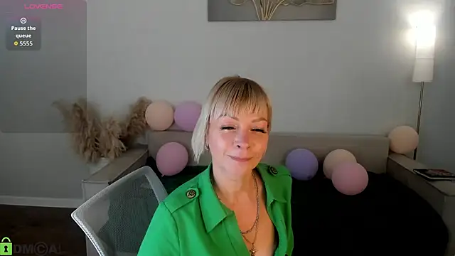 Snapshot of Ann_Annise chatting on July 2026 12:39:01 AM Ann Annise online show from July 2026 12:39:01 AM
