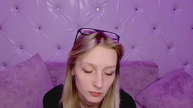 Snapshot of Akiro_Kim7 chatting on February 2026 02:23:01 AM Akiro Kim7 online show from February 2026 02:23:01 AM