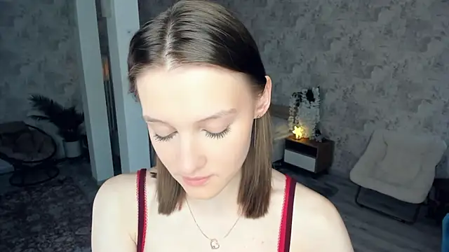 Snapshot of LianneBynon chatting on February 2026 08:14:01 AM LianneBynon online show from February 2026 08:14:01 AM