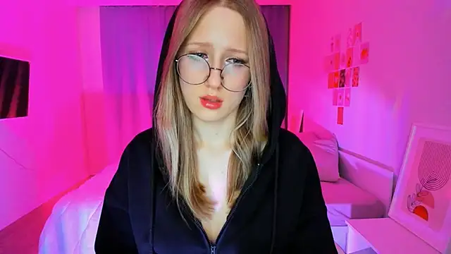 Vega Taylor online show from March 2026 03:45:02 AM