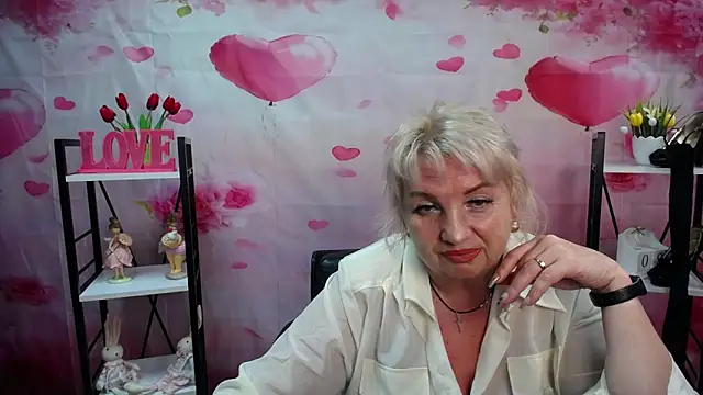 Snapshot of RenataDaster chatting on May 2026 05:07:02 PM RenataDaster online show from May 2026 05:07:02 PM