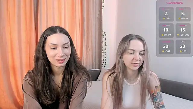 AricaPetties online show from April 2026 10:32:02 AM