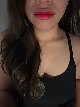 Snapshot of QuynhAnh_2k1 chatting on February 2026 10:06:02 PM QuynhAnh 2k1 online show from February 2026 10:06:02 PM