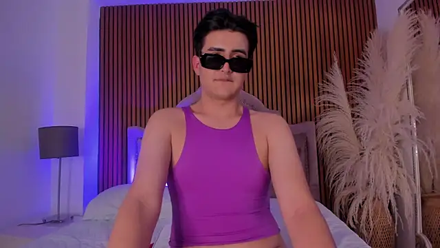 Snapshot of noahWolff_ chatting on February 2026 07:51:01 AM noahWolff online show from February 2026 07:51:01 AM