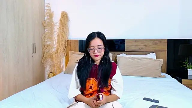 Snapshot of AntonellaBons chatting on July 2026 02:32:01 PM AntonellaBons online show from July 2026 02:32:01 PM