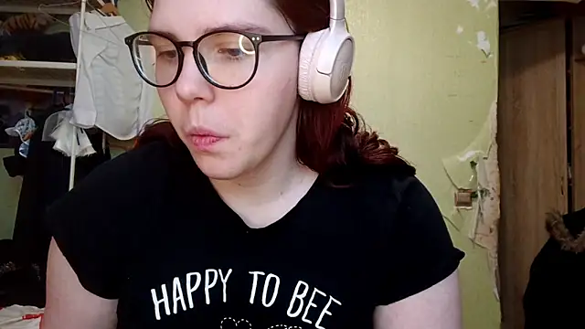 Snapshot of VannessaDillenbeck chatting on February 2026 06:12:02 AM VannessaDillenbeck online show from February 2026 06:12:02 AM