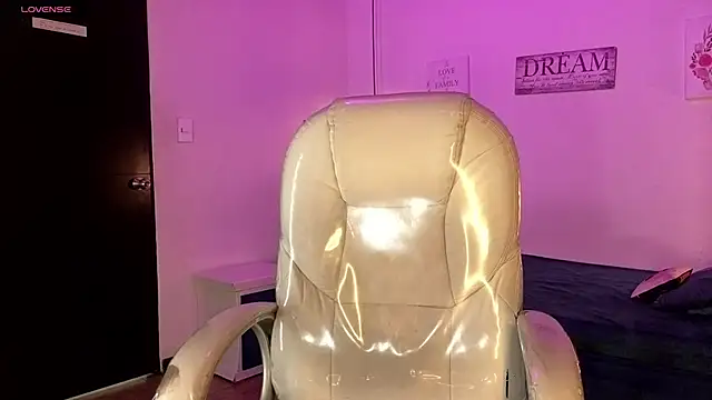 Snapshot of Sweet_bellaa_ chatting on February 2026 04:02:01 AM Sweet bellaa online show from February 2026 04:02:01 AM