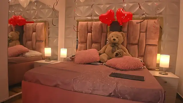 Paris Velvet online show from February 2026 10:06:01 PM