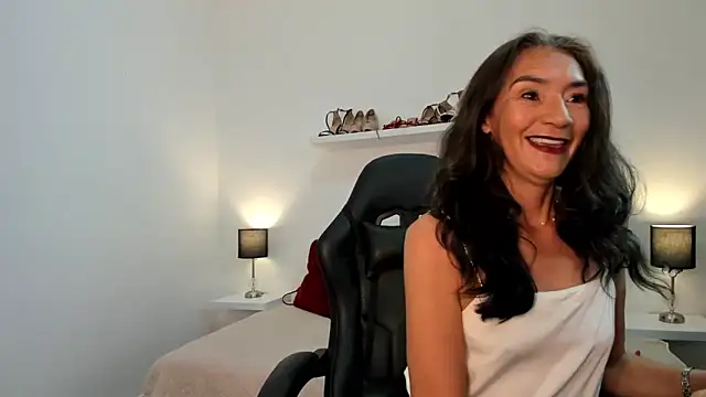 Snapshot of Emma_Mendozaa chatting on February 2026 11:39:01 AM Emma Mendozaa online show from February 2026 11:39:01 AM