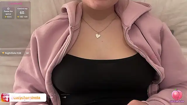 Lucyschickt online show from February 2026 06:15:02 PM