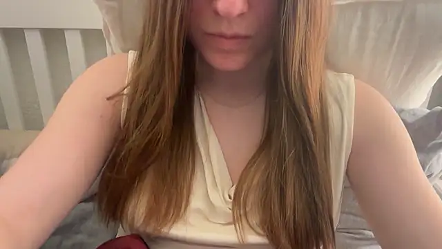 Lucyschickt online show from March 2026 06:46:02 PM