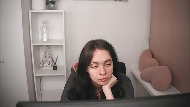 GinnyKittle online show from March 2026 06:54:01 PM