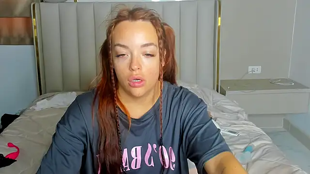 Snapshot of stellaa_quenn chatting on June 2026 06:52:02 AM stellaa quenn online show from June 2026 06:52:02 AM