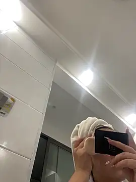 Snapshot of Youyou_12 chatting on February 2026 08:18:02 AM Youyou 12 online show from February 2026 08:18:02 AM