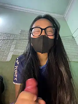 Snapshot of Leeeiuu chatting on February 2026 12:59:02 PM Leeeiuu online show from February 2026 12:59:02 PM