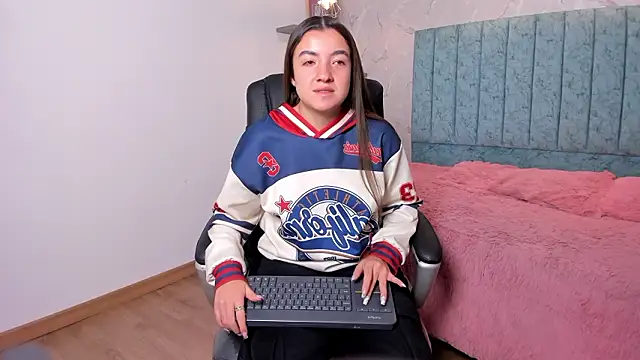 Tara Parker online show from February 2026 12:05:02 PM