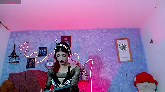 Everlin  Hot  online show from March 2026 12:34:01 PM