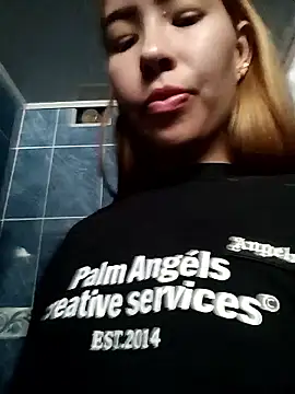 maddie-sar online show from April 2026 09:01:01 PM