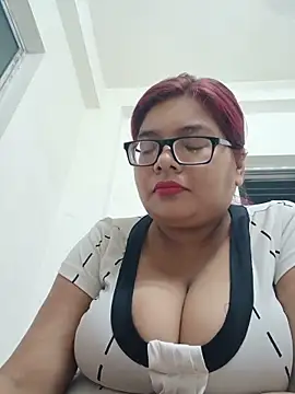 Snapshot of Elie_Hallway chatting on June 2026 05:46:01 PM Elie Hallway online show from June 2026 05:46:01 PM