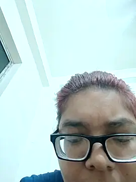 Snapshot of Elie_Hallway chatting on June 2026 06:28:01 PM Elie Hallway online show from June 2026 06:28:01 PM