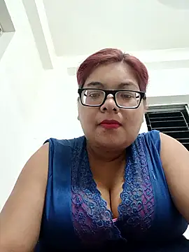 Snapshot of Elie_Hallway chatting on June 2026 06:10:02 PM Elie Hallway online show from June 2026 06:10:02 PM