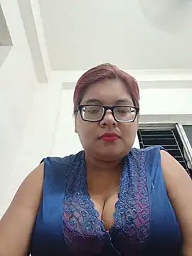 Snapshot of Elie_Hallway chatting on June 2026 06:33:01 PM Elie Hallway online show from June 2026 06:33:01 PM