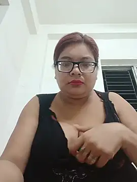 Snapshot of Elie_Hallway chatting on June 2026 06:28:01 PM Elie Hallway online show from June 2026 06:28:01 PM