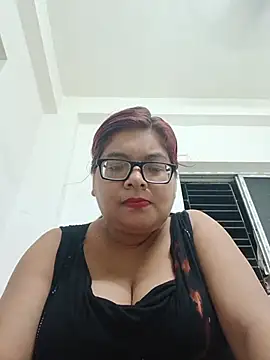 Snapshot of Elie_Hallway chatting on June 2026 06:47:01 PM Elie Hallway online show from June 2026 06:47:01 PM