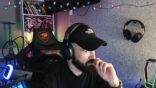 Snapshot of _Mostly_ chatting on February 2026 06:25:01 PM Mostly online show from February 2026 06:25:01 PM