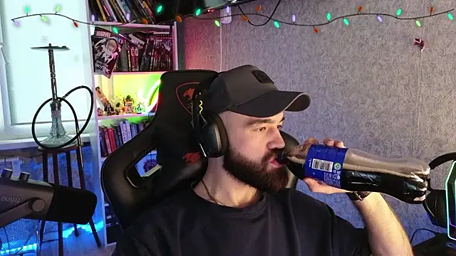 Snapshot of _Mostly_ chatting on February 2026 05:48:01 AM Mostly online show from February 2026 05:48:01 AM