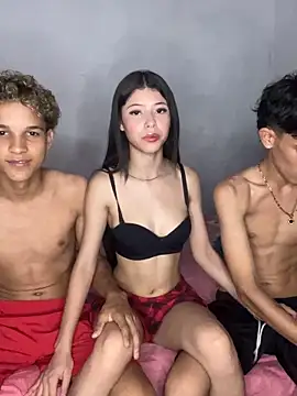 Snapshot of Juanandsophia69 chatting on February 2026 12:40:01 AM Juanandsophia69 online show from February 2026 12:40:01 AM