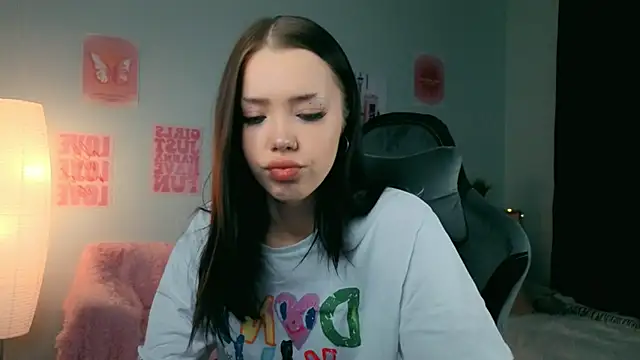 Snapshot of Vexnexe chatting on February 2026 07:20:01 PM Vexnexe online show from February 2026 07:20:01 PM