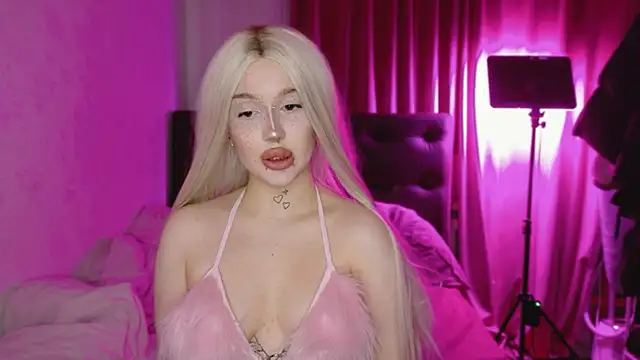 Lolykari online show from April 2026 06:01:02 PM