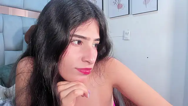Snapshot of tatianacrow chatting on June 2026 12:08:02 PM tatianacrow online show from June 2026 12:08:02 PM