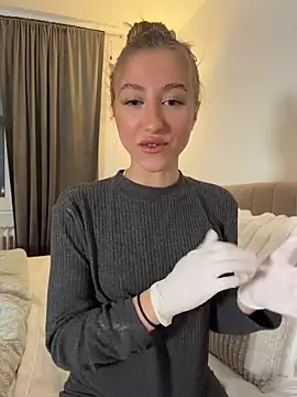 romyxxs online show from April 2026 07:25:02 PM