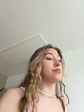 Snapshot of romyxxs chatting on May 2026 10:22:01 AM romyxxs online show from May 2026 10:22:01 AM