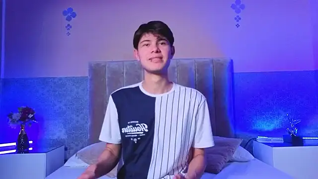 Snapshot of Derek_Sinn chatting on February 2026 08:06:01 PM Derek Sinn online show from February 2026 08:06:01 PM