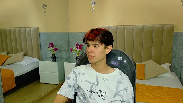 Snapshot of Derek_Sinn chatting on June 2026 08:30:02 PM Derek Sinn online show from June 2026 08:30:02 PM