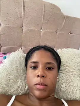 Snapshot of LIA_PARKERR chatting on February 2026 05:57:02 PM LIA PARKERR online show from February 2026 05:57:02 PM