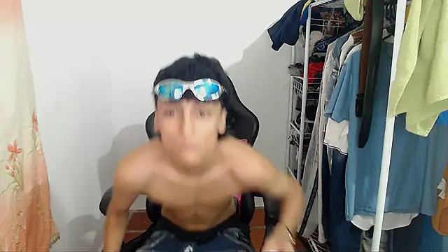 Snapshot of BOY_0914 chatting on February 2026 05:52:01 AM BOY 0914 online show from February 2026 05:52:01 AM