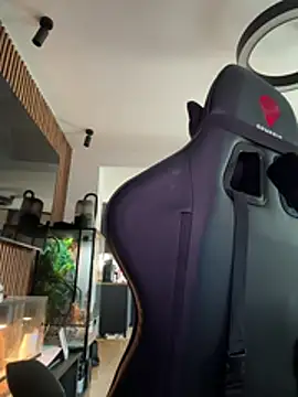 Snapshot of karlaluuvv chatting on April 2026 11:05:02 AM karlaluuvv online show from April 2026 11:05:02 AM