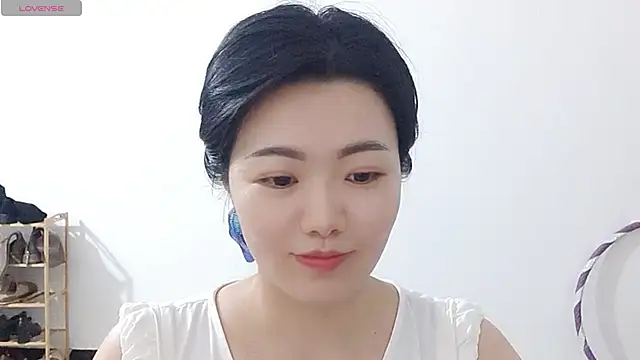 Snapshot of Nikishine chatting on April 2026 01:43:02 PM Nikishine online show from April 2026 01:43:02 PM